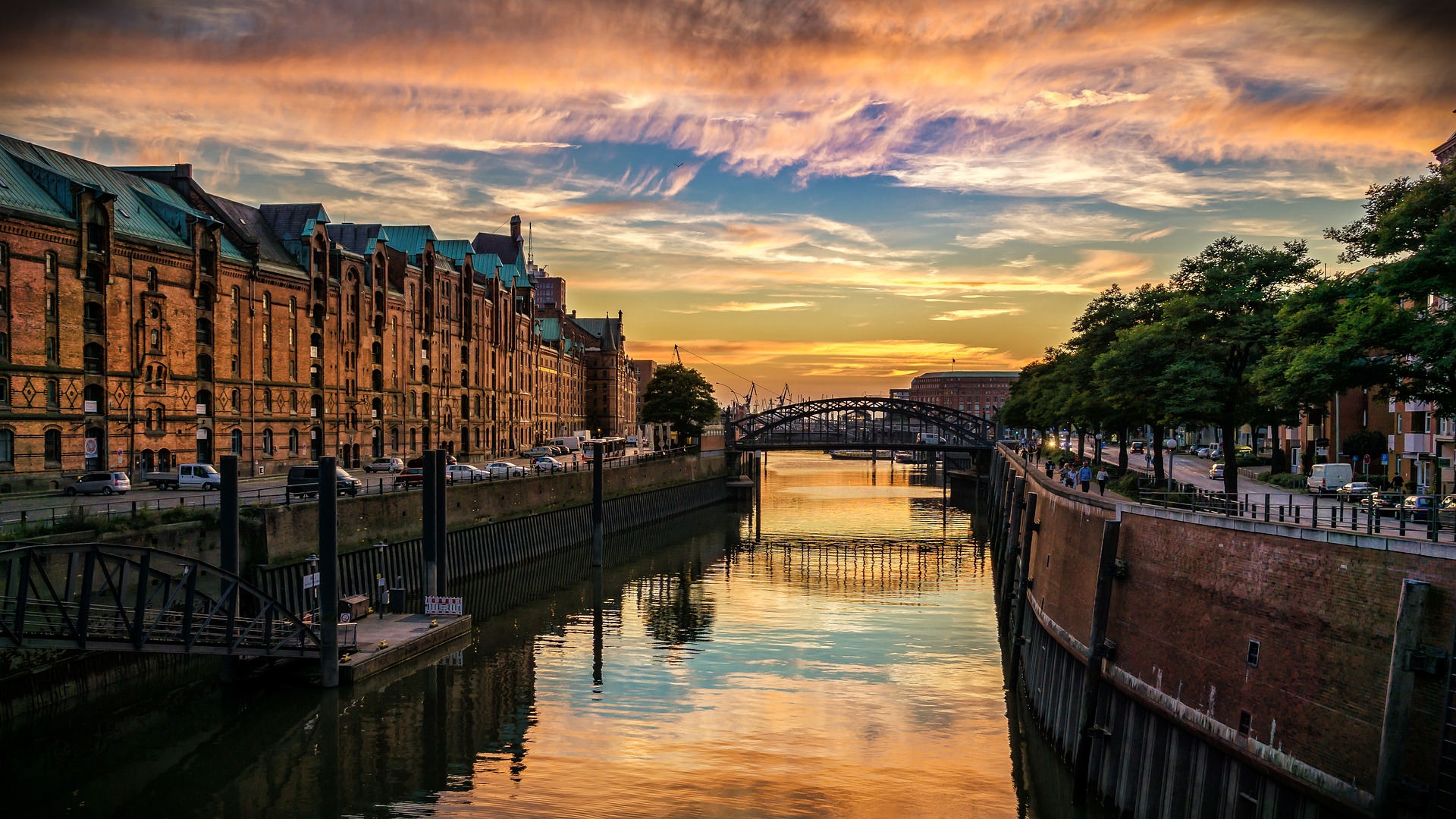 hamburg-3846525_1920